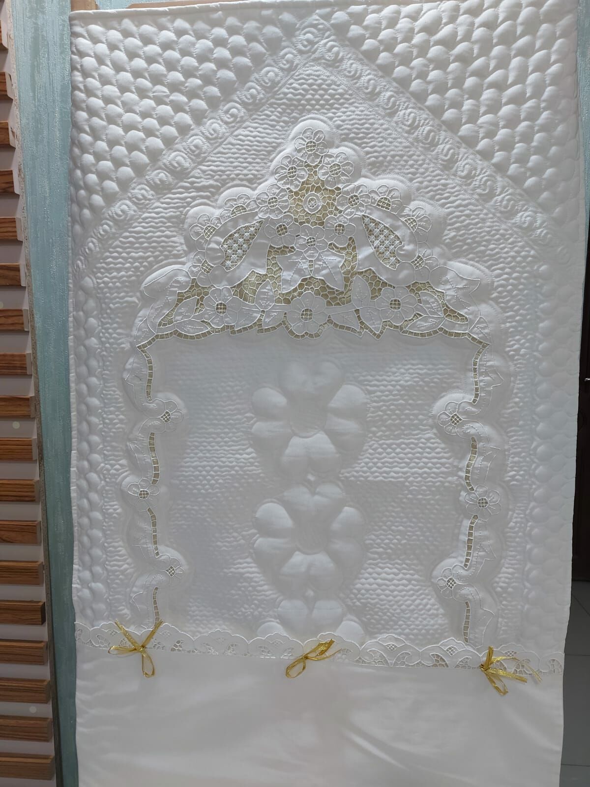 BEYAZ İŞ SECCADE TAKIMI (ÜRÜNLERİMİZ GÖRSEL AMAÇLIDIR SİPARİŞ ALINIR)