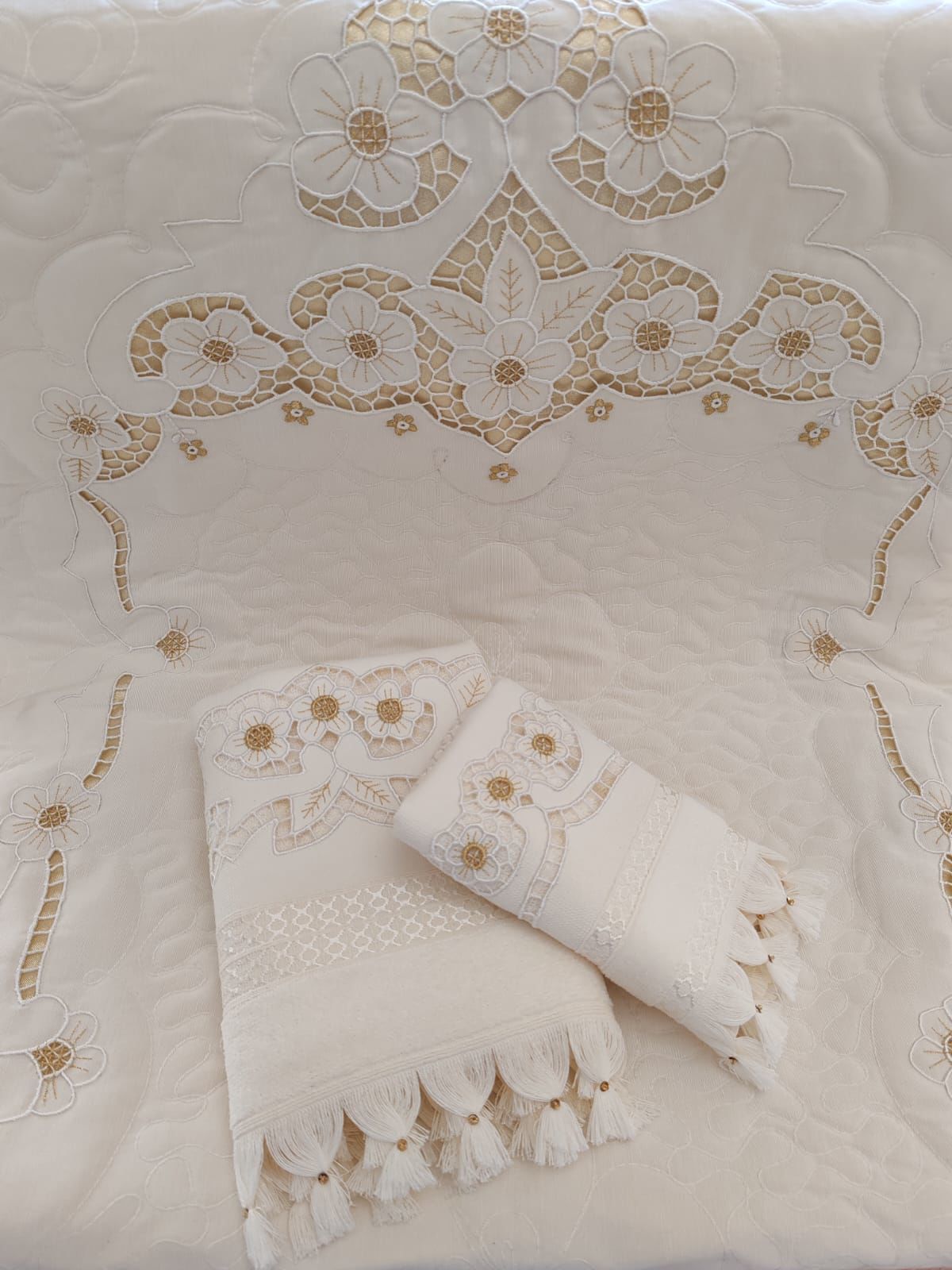 BEYAZ İŞİ SECCADE TAKIMI (ÜRÜNLERİMİZ GÖRSEL AMAÇLIDIR SİPARİŞ ALINIR )