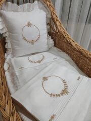 BREZİLYA NAKIŞLI BEBEK NEVRESİM PİKE TAKIMI (ÜRÜNLERİMİZ GÖRSEL AMAÇLIDIR SİPARİŞ ALINIR)