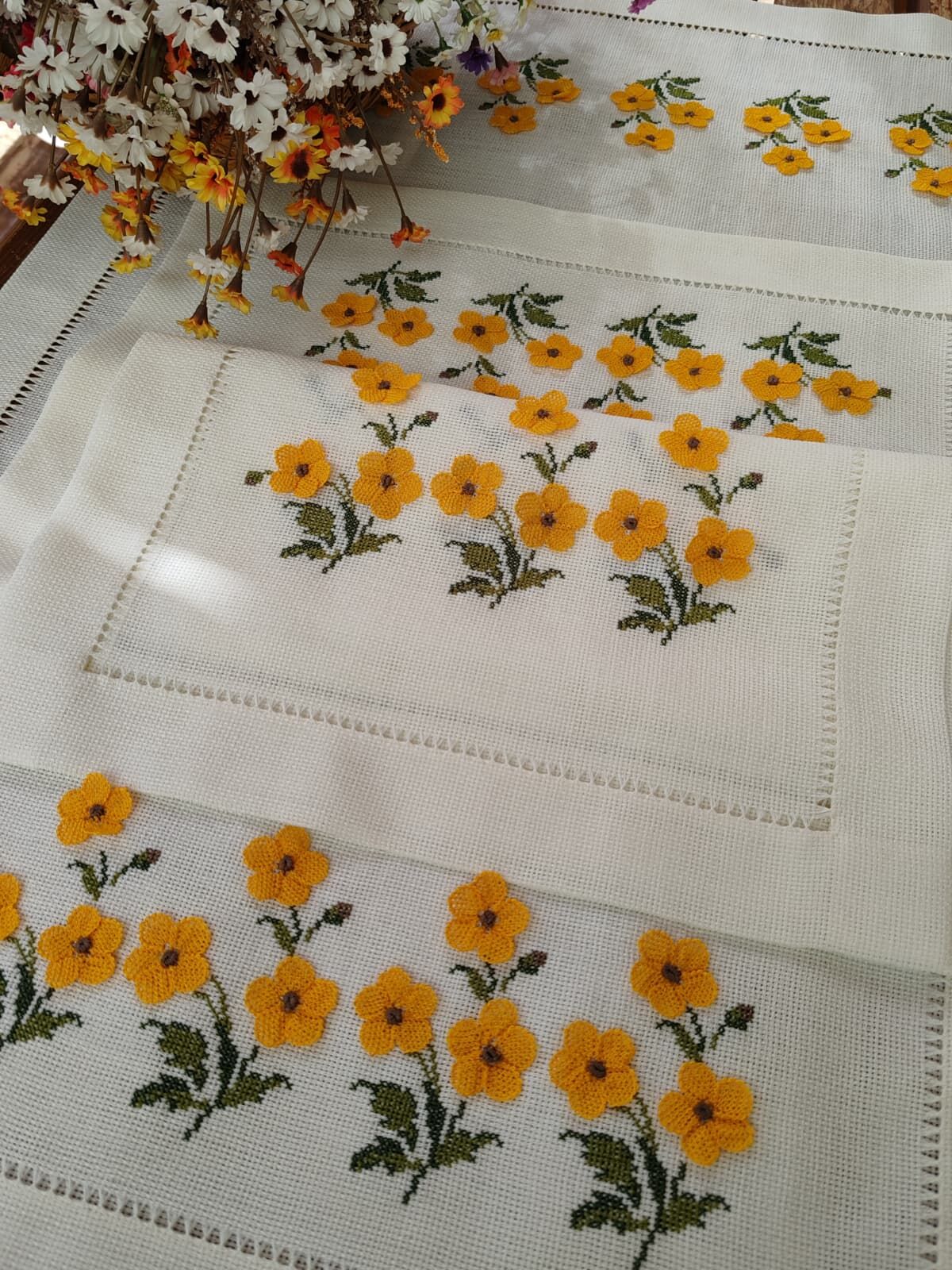 İĞNE OYASI VE KANEVİÇE SALON TAKIMI(ÜRÜNLERİMİZ GÖRSEL AMAÇLIDIR SİPARİŞ ALINIR)