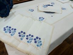 Elde Brezilya İşi ve Makina Nakışı Mutfak Takımı (ÜRÜNLERİMİZ GÖRSEL AMAÇLIDIR SİPARİŞ ALINIR)