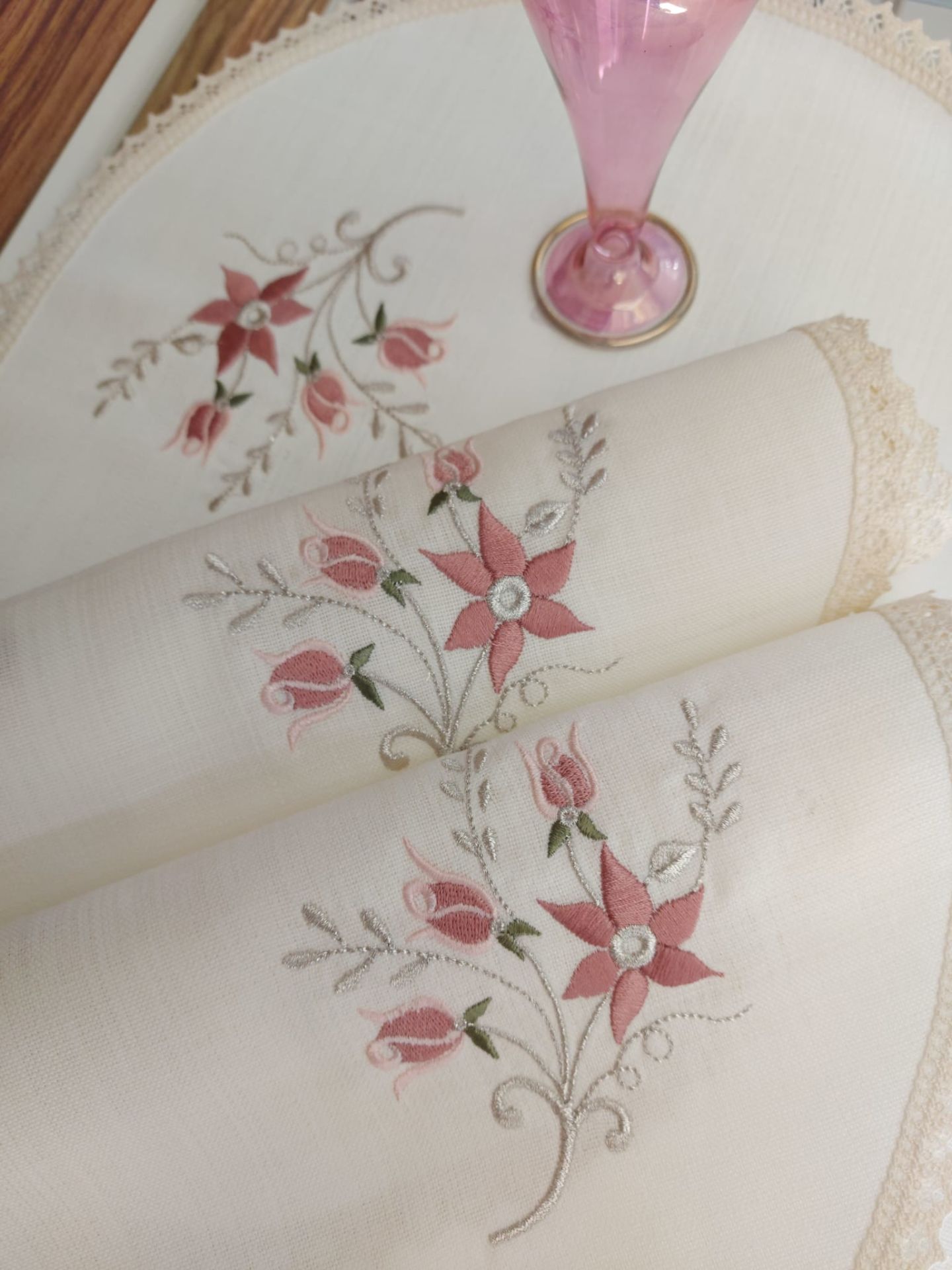 Oval Yatak Odası Takımı 3 Parça Makina Nakışı (ÜRÜNLERİMİZ GÖRSEL AMAÇLIDIR SİPARİŞ ALINIR)