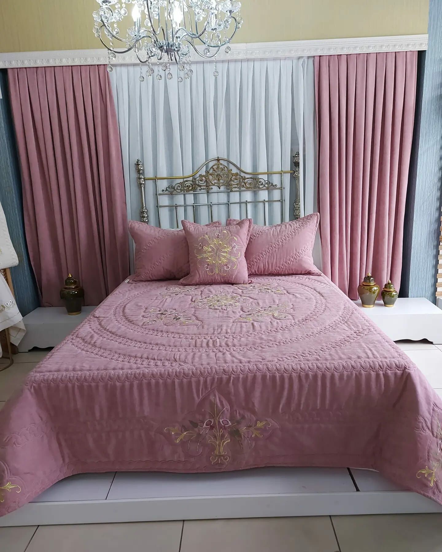 Hüsna Yatak Örtüsü Makina Nakışı (ÜRÜNLERİMİZ GÖRSEL AMAÇLIDIR SİPARİŞ ALINIR)