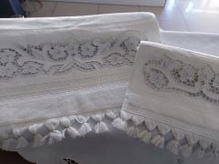 BEYAZ İŞ BOHÇA TAKIMI ELDE PÜSKÜL BAĞLAMA (ÜRÜNLERİMİZ GÖRSEL AMAÇLIDIR SİPARİŞ ALINIR)