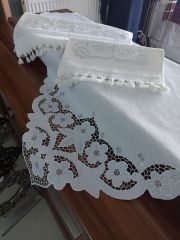 BEYAZ İŞ BOHÇA TAKIMI ELDE PÜSKÜL BAĞLAMA (ÜRÜNLERİMİZ GÖRSEL AMAÇLIDIR SİPARİŞ ALINIR)