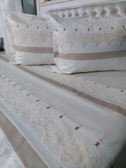 BREZİLYA NAKIŞLI NEVRESİM VE PİKE TAKIMI (ÜRÜNLERİMİZ GÖRSEL AMAÇLIDIR SİPARİŞ ALINIR)