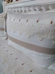 BREZİLYA NAKIŞLI NEVRESİM VE PİKE TAKIMI (ÜRÜNLERİMİZ GÖRSEL AMAÇLIDIR SİPARİŞ ALINIR)