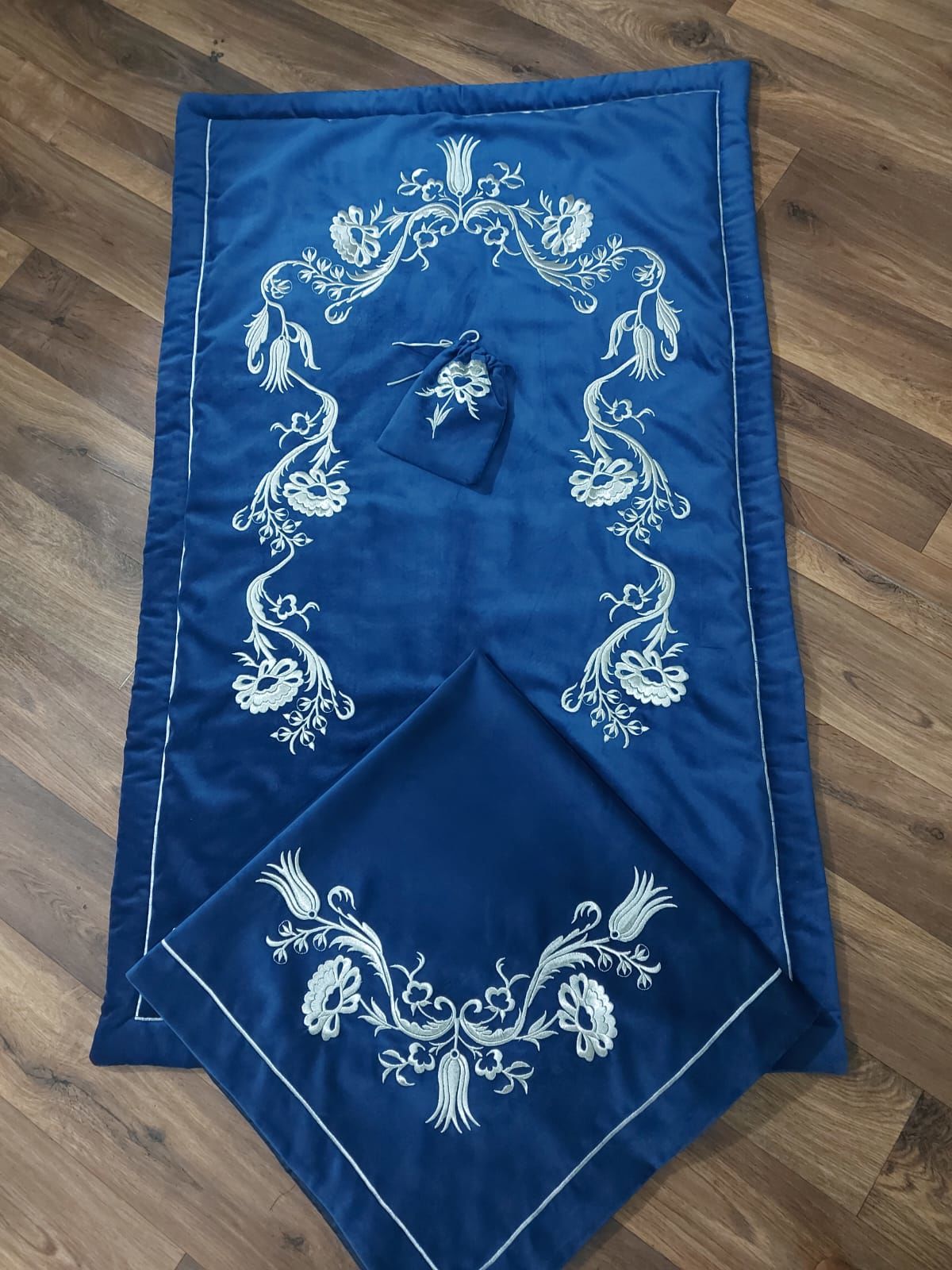 MARAŞ İŞİ LALE MODEL SECCADE TAKIMI 3 PARÇA (ÜRÜNLERİMİZ GÖRSEL AMAÇLIDIR SİPARİŞ ALINIR)