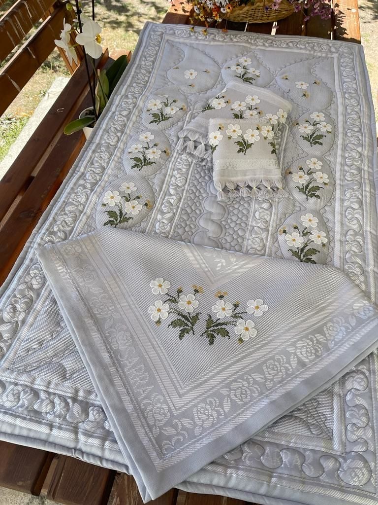 KANEVİÇE İĞNE OYASI SECCADE TAKIMI 4 PARÇA (ÜRÜNLERİMİZ GÖRSEL AMAÇLIDIR SİPARİŞ ALINIR