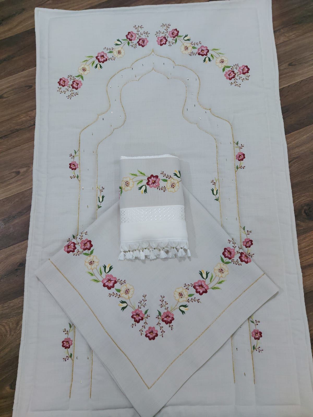 ÇİN İĞNESİ SECCADE TAKIMI (ÜRÜNLERİMİZ GÖRSEL AMAÇLIDIR SİPARİŞ ALINIR)