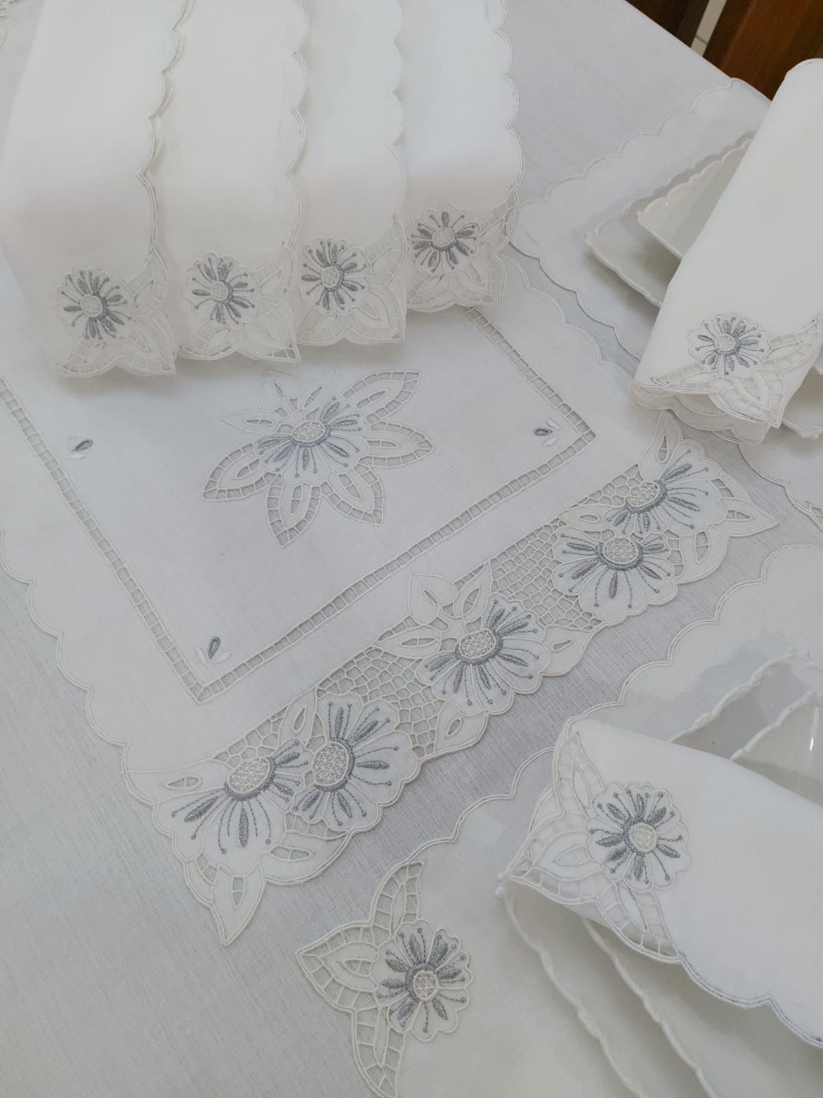 BEYAZ İŞ SERİS TAKIMI (ÜRÜNLERİMİZ GÖRSEL AMAÇLIDIR SİPARİŞ ALINIR)