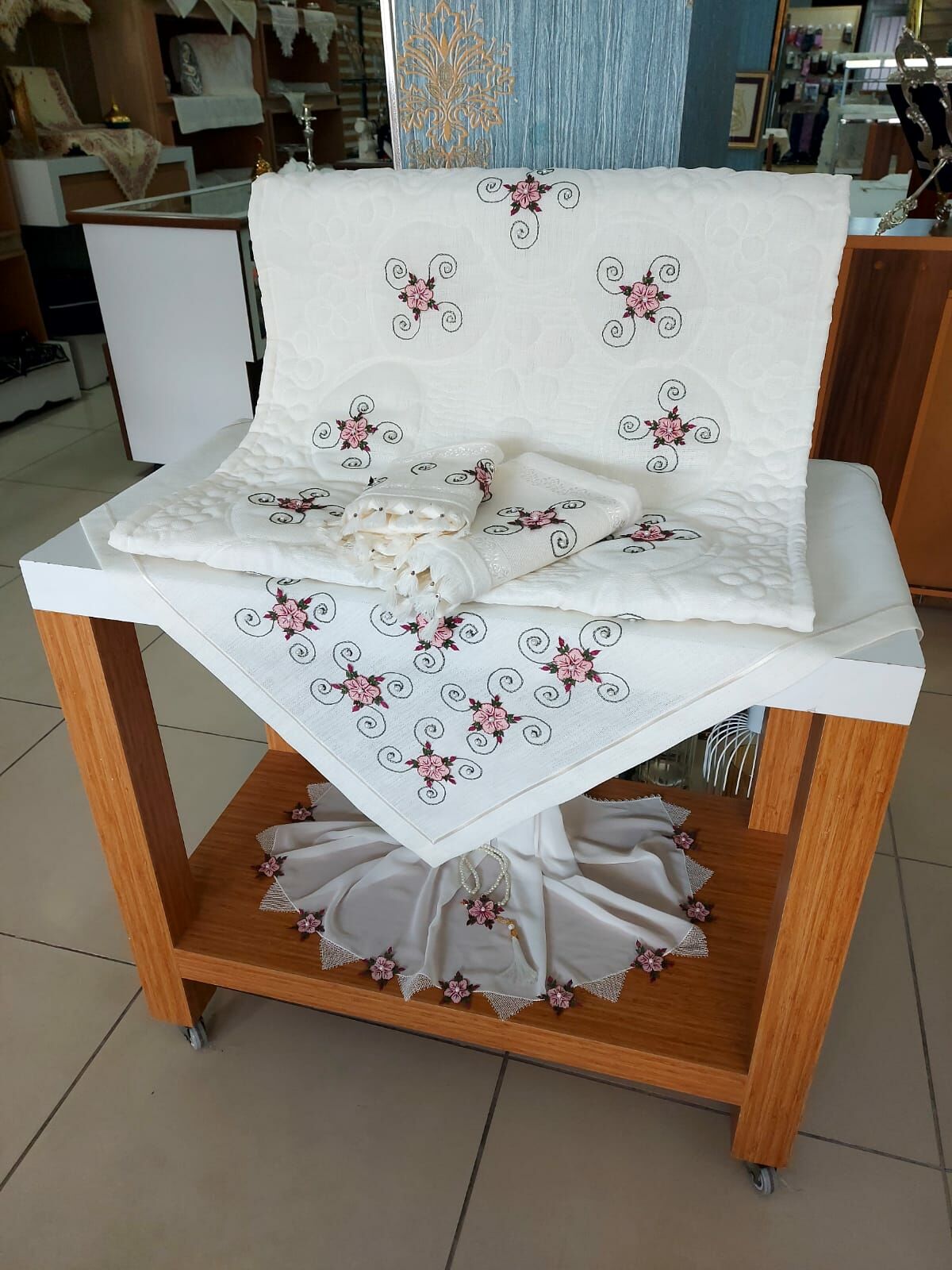 İĞNE OYASI SECCADE TAKIMI (ÜRÜNLERİMİZ GÖRSEL AMAÇLIDIR SİPARİŞ ALINIR)