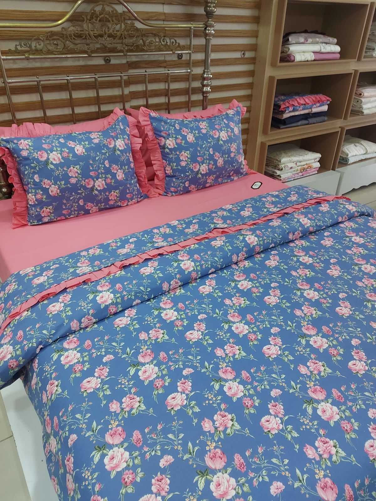 ÇİÇEKLİ NEVRESİM TAKIMI ( ÜRÜNÜMÜZ GÖRSEL AMAÇLI SİPARİŞ ALINIR )