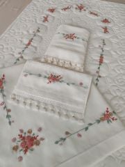 BREZİLYA İŞİ SECCADE TAKIMI ( ÜRÜNÜMÜZ GÖRSEL AMAÇLI SİPARİŞ ALINIR)