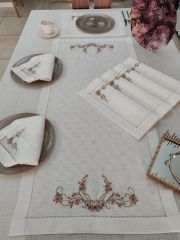 BREZİLYA NAKIŞLI SERVİS TAKIMI  (ÜRÜNLERİMİZ GÖRSEL AMAÇLIDIR SİPARİŞ ALINIR)