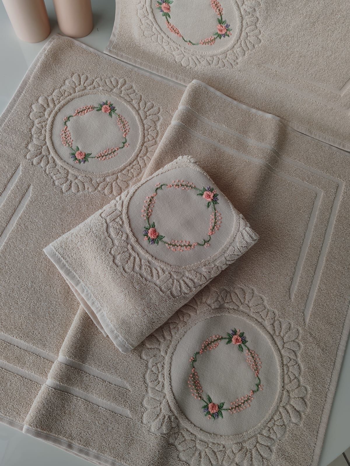 BREZİLYA NAKIŞLI BANYO PASPAS TAKIMI (ÜRÜNLERİMİZ GÖRSEL AMAÇLIDIR SİPARİŞ ALINIR)