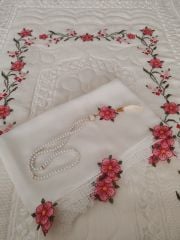 İĞNE OYALI KANEVİÇELİ SECCADE TAKIMI  (ÜRÜNLERİMİZ GÖRSEL AMAÇLIDIR SİPARİŞ ALINIR)