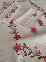 İĞNE OYALI KANEVİÇELİ SECCADE TAKIMI  (ÜRÜNLERİMİZ GÖRSEL AMAÇLIDIR SİPARİŞ ALINIR)