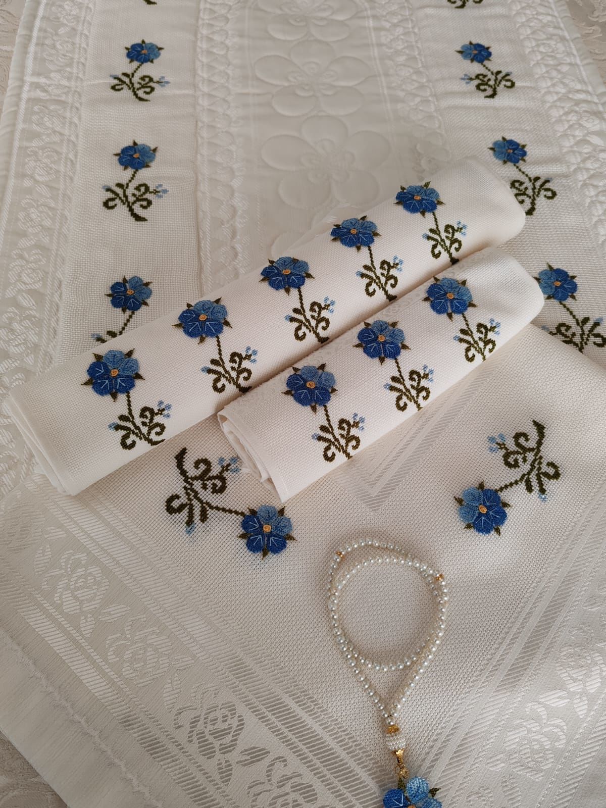 İĞNE OYALI KANEVİÇELİ SECCADE TAKIMI (ÜRÜNLERİMİZ GÖRSEL AMAÇLIDIR SİPARİŞ ALINIR)