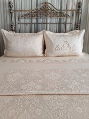 NAKIŞLI NEVRESİM VE PİKE TAKIMI(ÜRÜNLERİMİZ GÖRSEL AMAÇLIDIR SİPARİŞ ALINIR)