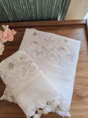 BEYAZ İŞ HAVLU TAKIMI (ÜRÜNLERİMİZ GÖRSEL AMAÇLIDIR SİĞPARİŞ ALINIR)