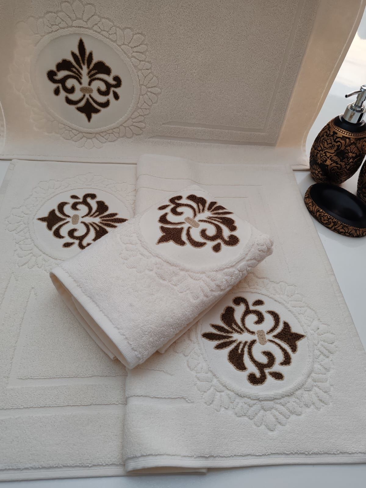 PUNCH İŞİ BANYO PASPAS TAKIMI (ÜRÜNLERİMİZ GÖRSEL AMAÇLIDIR SİPARİŞ ALIMIR)