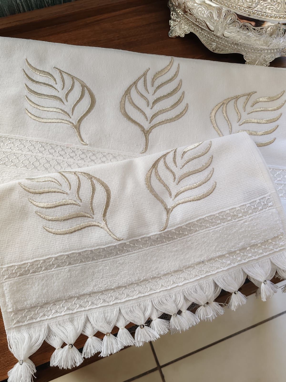 NAKIŞLI HAVLU TAKIMI (ÜRÜNLERİMİZ GÖRSEL AMAÇLIDIR SİPARİŞ ALINIR)