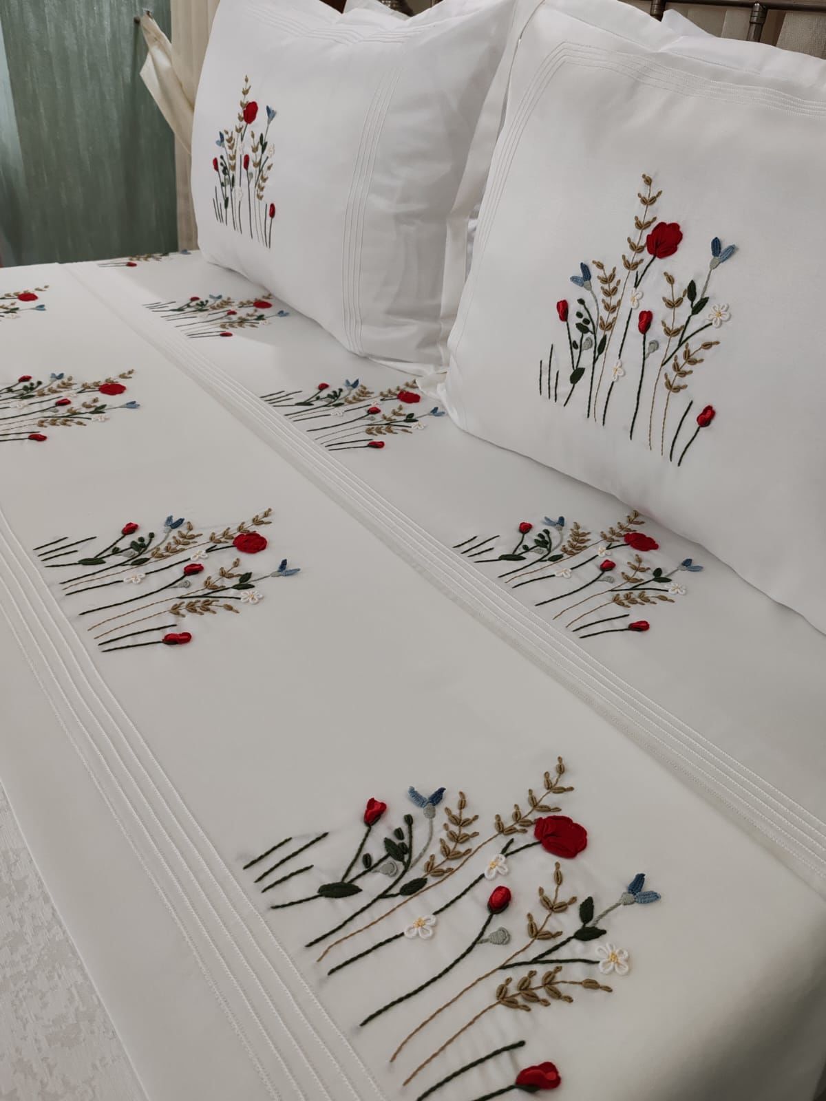 BREZİLYA NAKIŞLI NEVRESİM PİKE TAKIMI (ÜRÜNLERİMİZ GÖRSEL AMAÇLIDIR SİPARİŞ ALINIR)