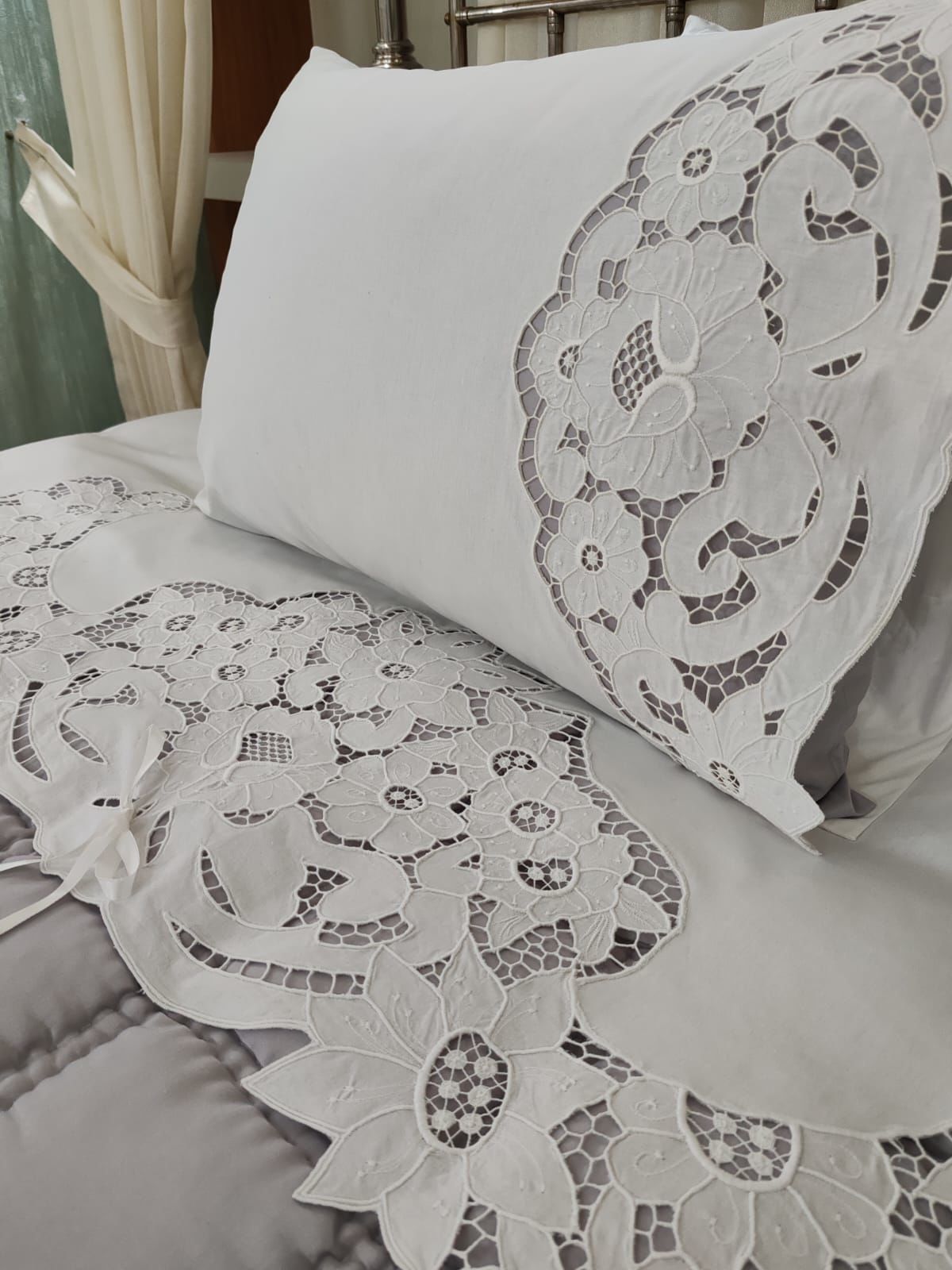 BEYAZ İŞ YORGAN TAKIMI (ÜRÜNLERİMİZ GÖRSEL AMAÇLIDIR SİPARİŞ ALIMIR)