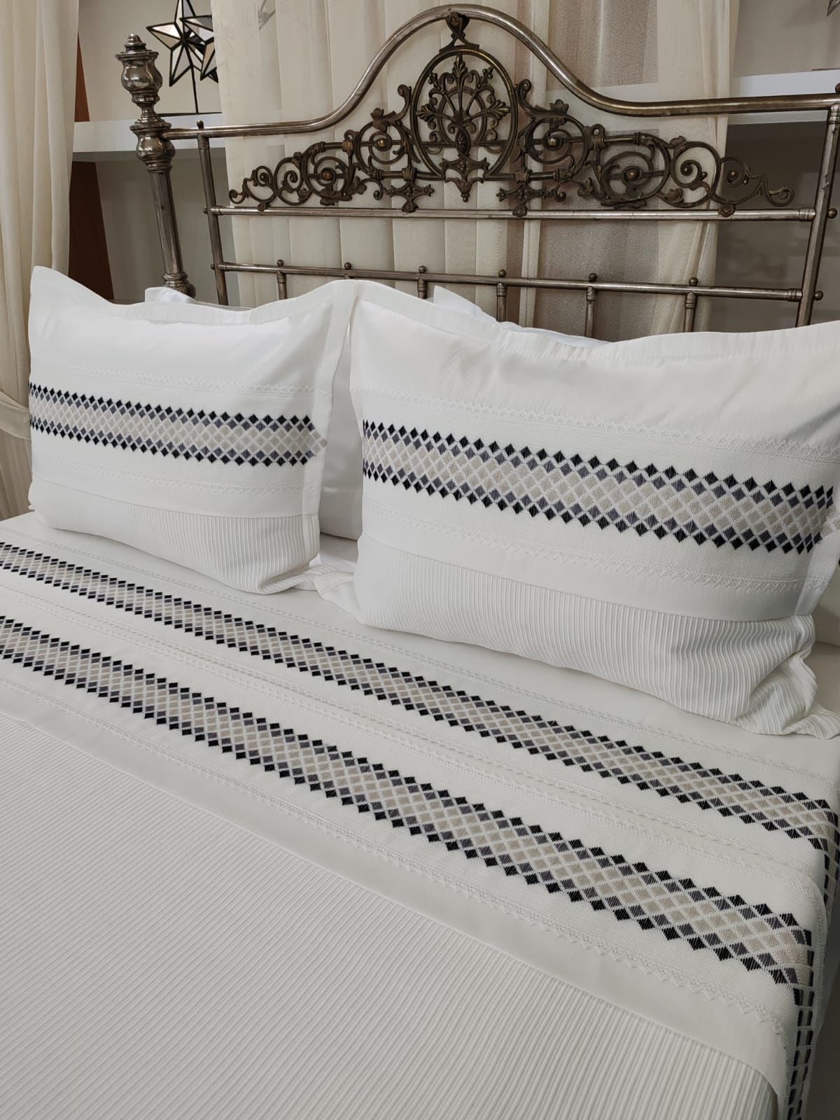 BARGELLO İŞİ NEVRESİM PİKE TAKIMI (ÜRÜNLERİMİZ GÖRSEL AMAÇLIDIR SİPARİŞ ALINIR )