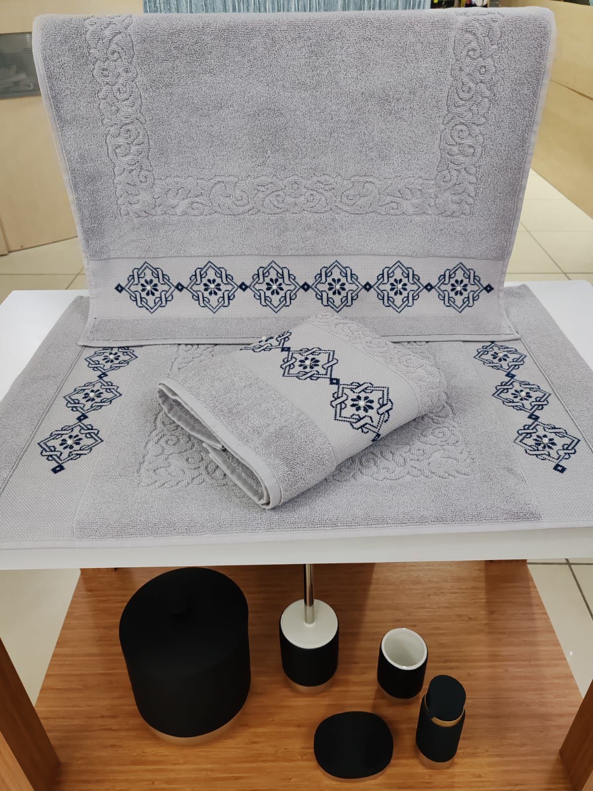 KANEVİÇE BANYO PASPAS TAKIMI (ÜRÜNLERİMİZ GÖRSEL AMAÇLIDIR SİPARİŞ ALINIR)