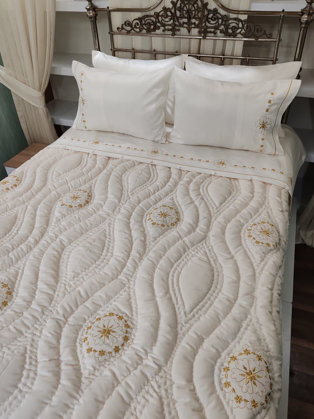 ÇİÇEK BAHCESİ YORGAN TAKIMI (ÜRÜNLERİMİZ GÖRSEL AMAÇLIDIR SİPARİL ALINIR)