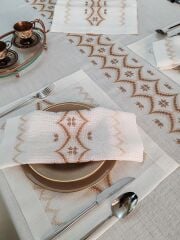 BARGELLO NAKIŞLI SERVİS TAKIMI (ÜRÜNLERİMİZ GÖRSEL AMAÇLIDIR SİPARİŞ ALINIR)