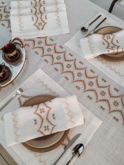 BARGELLO NAKIŞLI SERVİS TAKIMI (ÜRÜNLERİMİZ GÖRSEL AMAÇLIDIR SİPARİŞ ALINIR)
