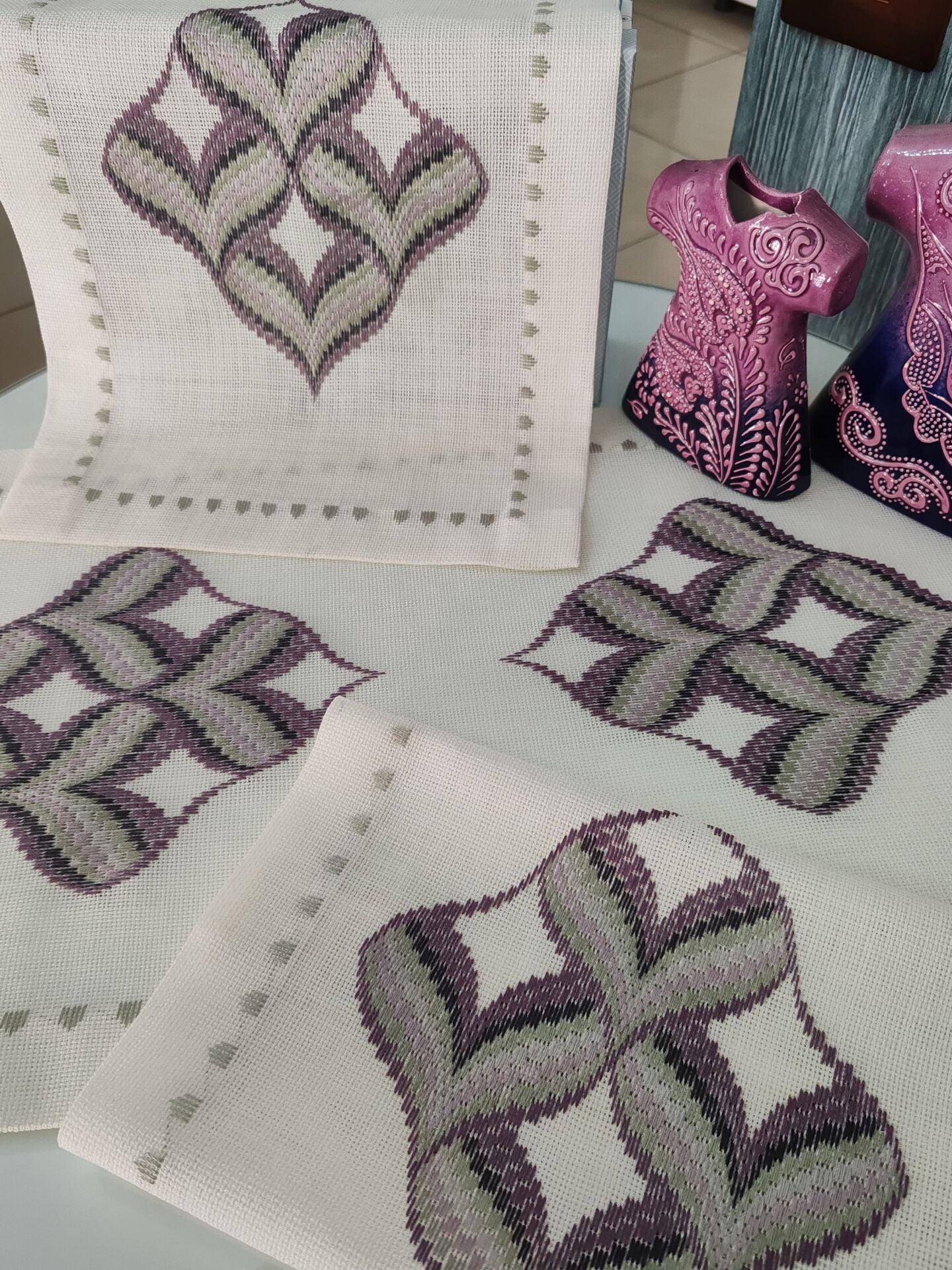 BARGELLO İŞİ YATAK ODASI TAKIMI(ÜRÜNLERİMİZ GÖRSEL AMAÇLIDIR SİPARİŞ ALINIR )