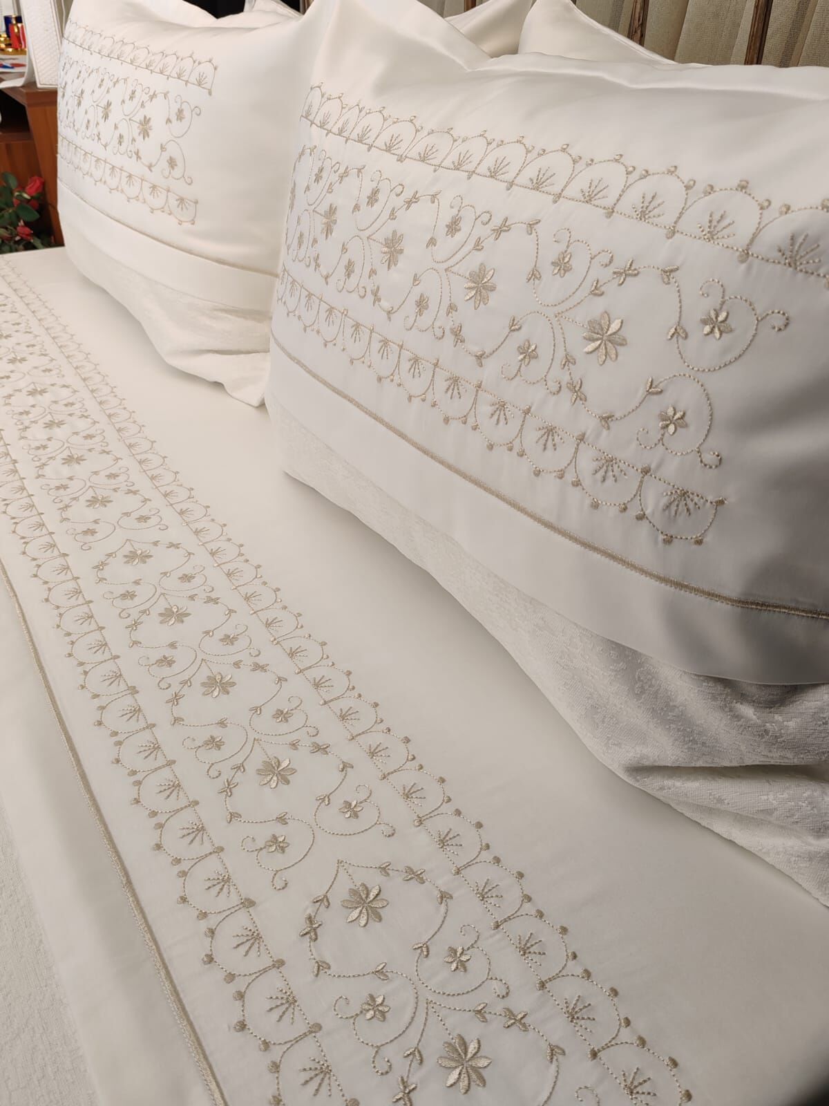 NAKIŞLI NEVRESİM PİKE TAKIMI (ÜRÜNLERİMİZ GÖRSEL AMAÇLIDIR SİPARİŞ ALINIR )