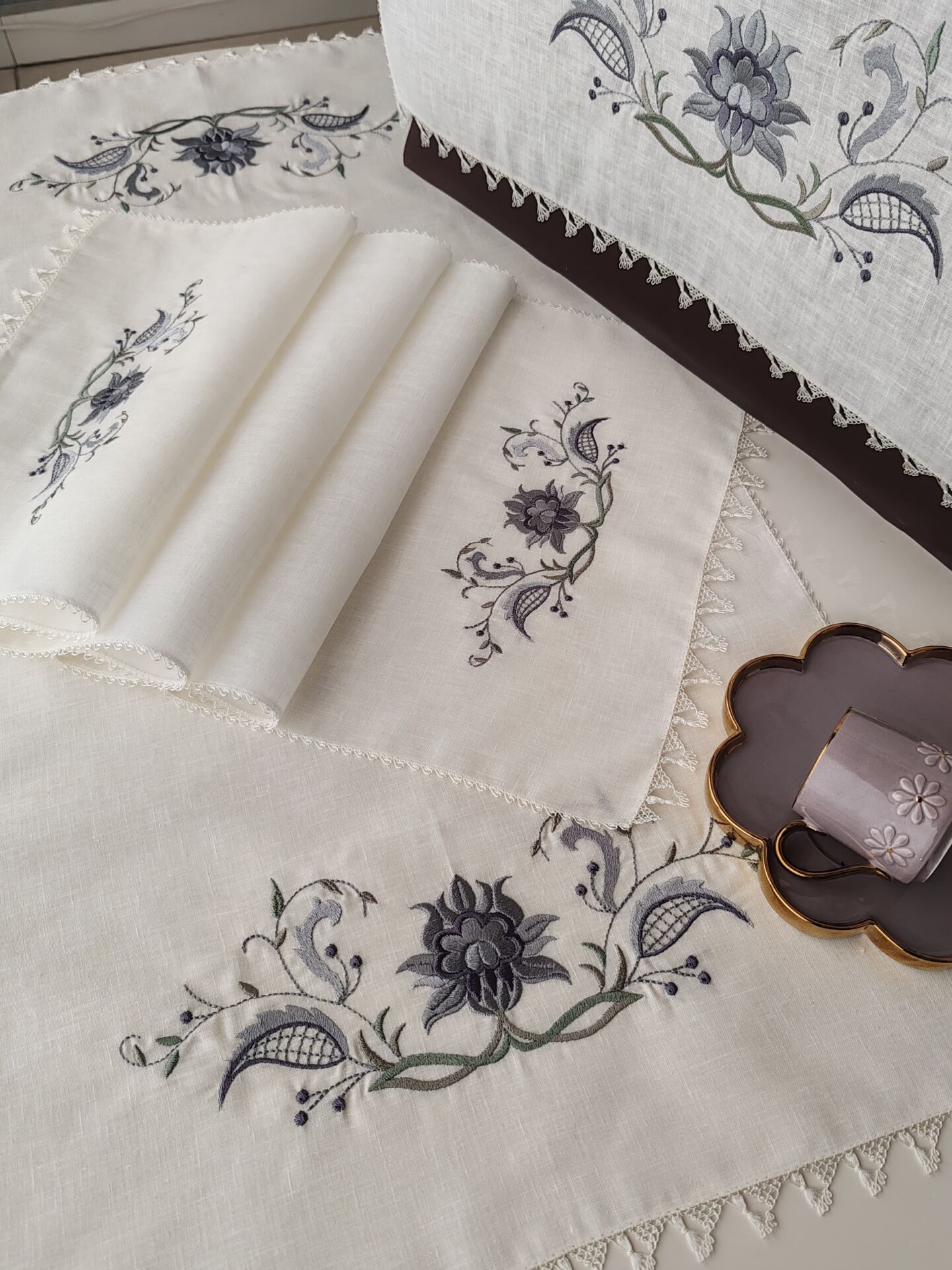 İĞNE OYASI NAKIŞLI SALON TAKIMI (ÜRÜNLERİMİZ GÖRSEL AMAÇLIDIR SİPARİŞ ALINIR)