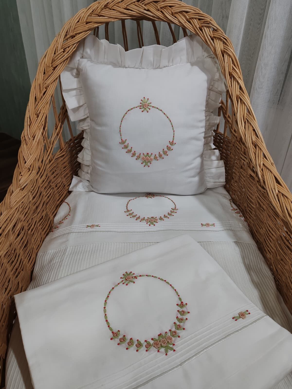 BREZİLYA NAKIŞLI BEBEK NEVRESİM PİKE TAKIMI (ÜRÜNLERİMİZ GÖRSEL AMAÇLIDIR SİPARİŞ ALINIR)