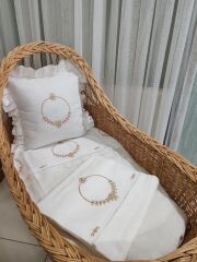 BREZİLYA NAKIŞLI BEBEK NEVRESİM PİKE TAKIMI (ÜRÜNLERİMİZ GÖRSEL AMAÇLIDIR SİPARİŞ ALINIR)