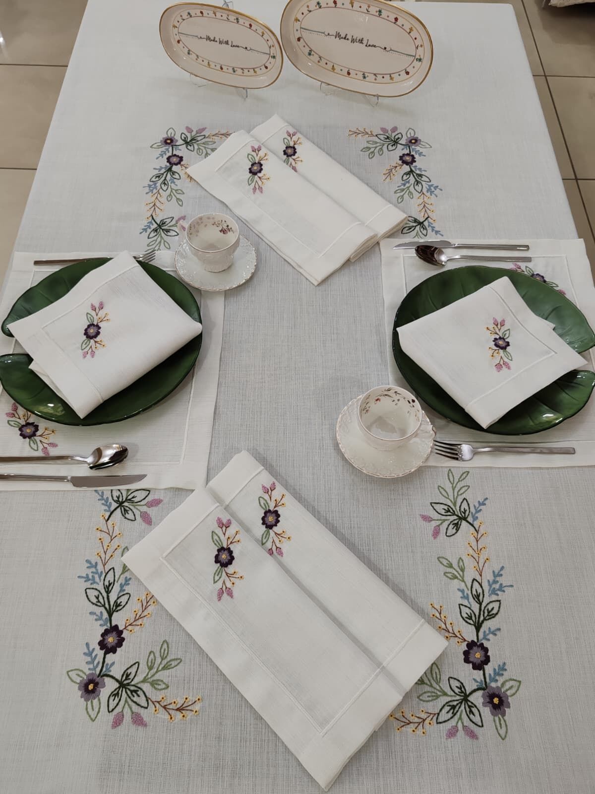 BREZİLYA NAKIŞLI SERVİS TAKIMI (ÜRÜNLERİMİZ GÖRSEL AMAÇLIDIR SİPARİŞ ALINIR)