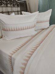 BARGELLO NAKIŞLI NEVRESİM VE PİKE TAKIMI (ÜRÜNLERİMİZ GÖRSEL AMAÇLIDIR SİPARİŞ ALINIR )