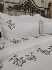 BREZİLYA NAKIŞLI NEVRESİM PİKE TAKIMI (ÜRÜNLERİMİZ GÖRSEL AMAÇLIDIR SİPARİŞ ALINIR)