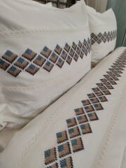 BARGELLO NAKIŞLI NEVRESİM PİKE TAKIMI (ÜRÜNLERİMİZ GÖRSEL AMAÇLIDIR SİPARİŞ ALINIR )