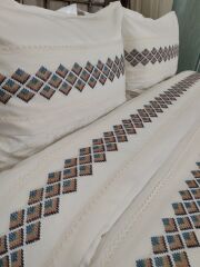 BARGELLO NAKIŞLI NEVRESİM PİKE TAKIMI (ÜRÜNLERİMİZ GÖRSEL AMAÇLIDIR SİPARİŞ ALINIR )