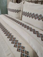 BARGELLO NAKIŞLI NEVRESİM PİKE TAKIMI (ÜRÜNLERİMİZ GÖRSEL AMAÇLIDIR SİPARİŞ ALINIR )